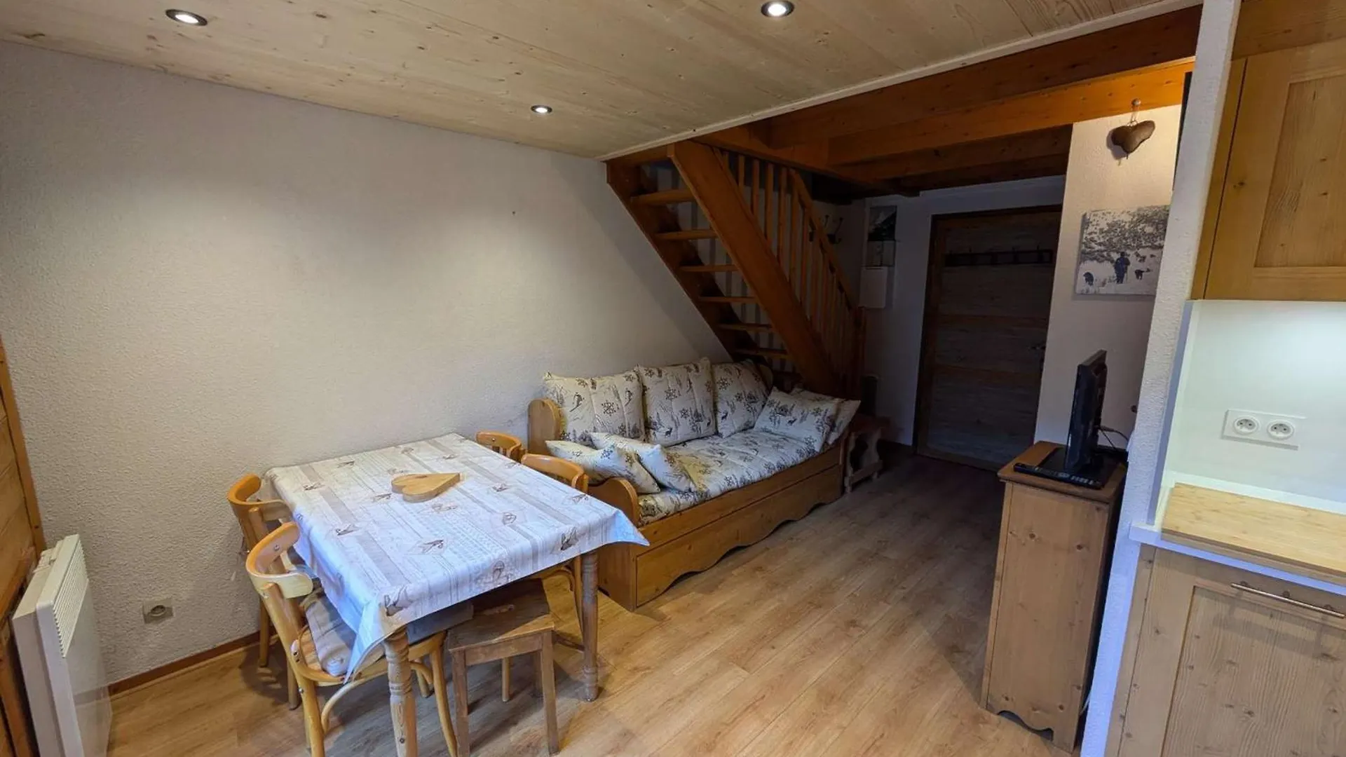 Charmant Triplex 6 Pers. A 50M Des Pistes A Areches-Beaufort - Fr-1-342-135 Apartment Areches