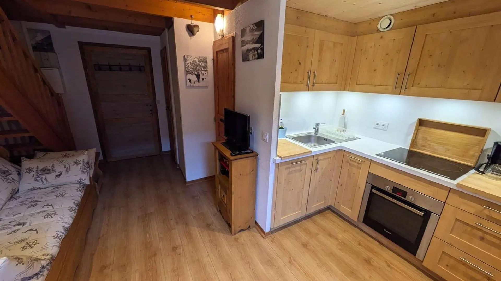 Apartment Charmant Triplex 6 Pers. A 50M Des Pistes A Areches-Beaufort - Fr-1-342-135 France
